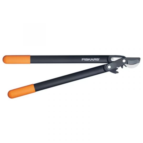 FISKARS RAIVAUSSAKSET LEIKKUUTEHO 38MM Fiskars PowerGear™- ohileikkaavat raivaussakset on tarkoitettu erityisesti tuoreen puun leikkaamiseen. Ohileikkaava malli takaa siistin leikkuupinnan ja vahingoittaa näin kasvia mahdollisimman vähän. Raivaussaksilla leikkaa jopa 38 mm:n paksuisia oksia. Kahvojen pituus on 55 cm.